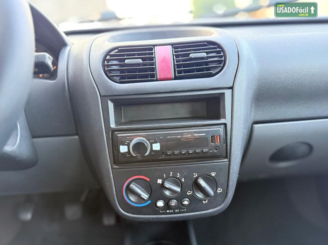CHEVROLET/GM Corsa Sedan 1.0 MPFI 2003/2003 — foto 11 de 13