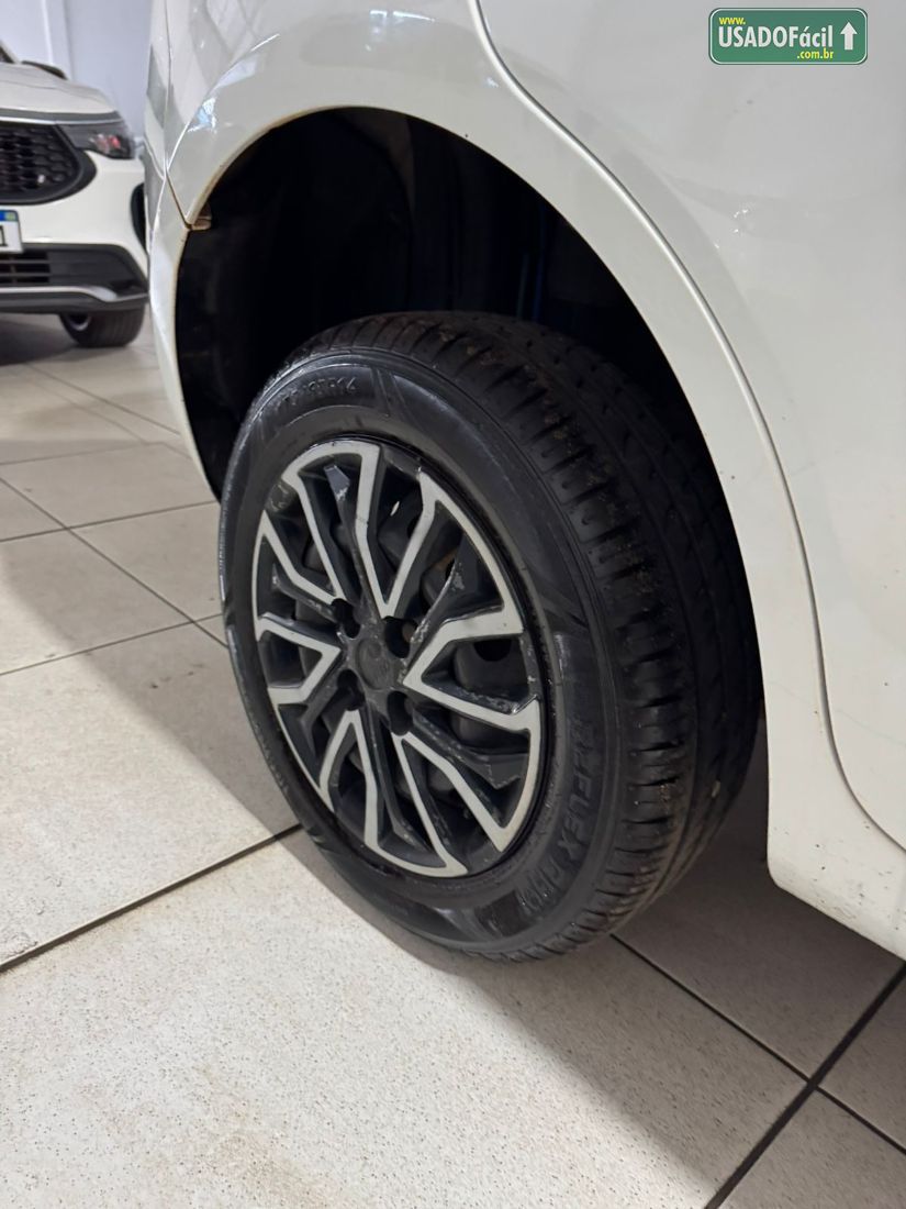 Fiat Palio Attractive 1.4 EVO Fire Flex 5P 2013/2014 — foto 12 de 12