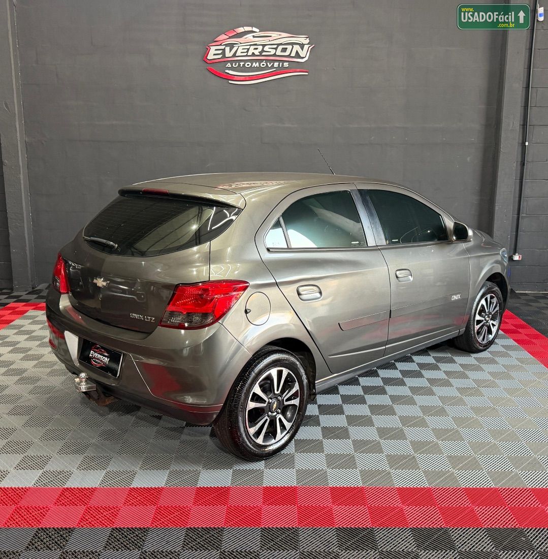 CHEVROLET/GM Onix Hatch LTZ 1.4 Mecânico Flex 2014/2015 — foto 4 de 10