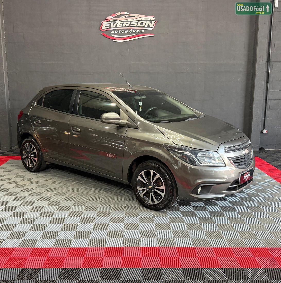 CHEVROLET/GM Onix Hatch LTZ 1.4 Mecânico Flex 2014/2015 — foto 5 de 10