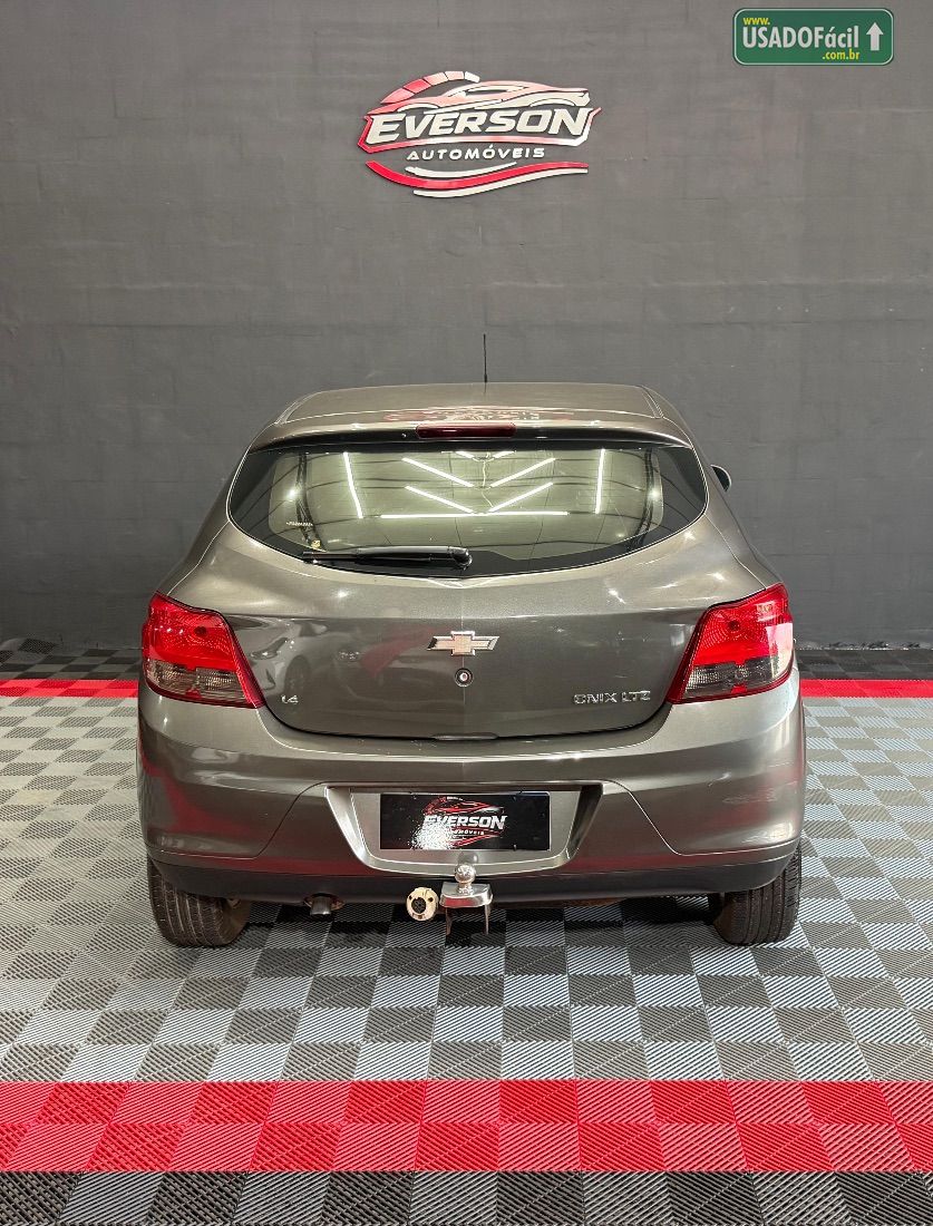 CHEVROLET/GM Onix Hatch LTZ 1.4 Mecânico Flex 2014/2015 — foto 6 de 10