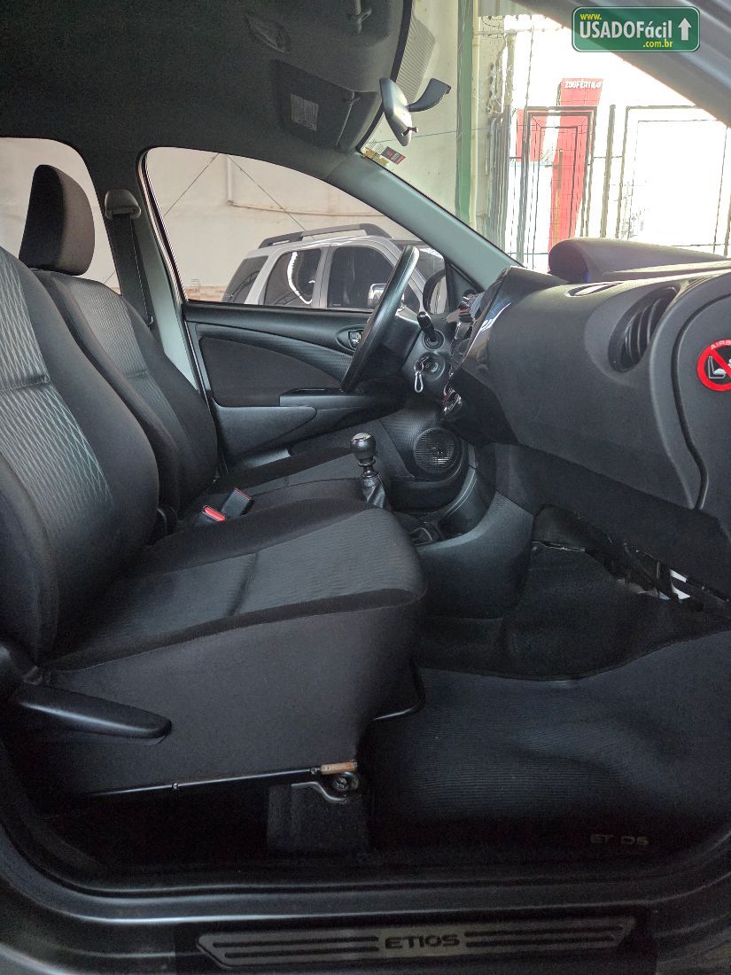 TOYOTA ETIOS HATCH X 1.3 MECÂNICO FLEX 2017/2018 — foto 9 de 14