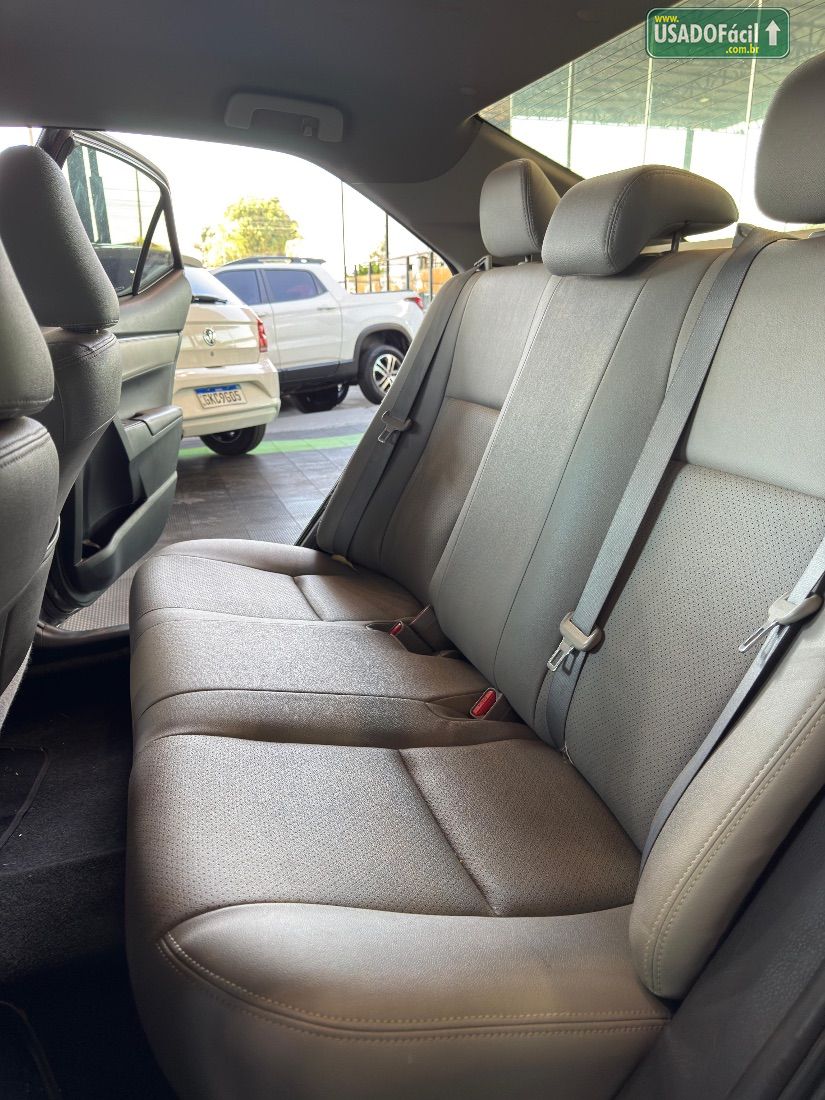 Toyota Corolla GLi 1.8 Automático Flex 2014/2015 — foto 11 de 12