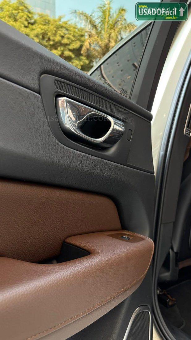 VOLVO Volvo XC 60 T-5 Momentum 2.0 254cv AWD 5P 2017/2018 — foto 3 de 8