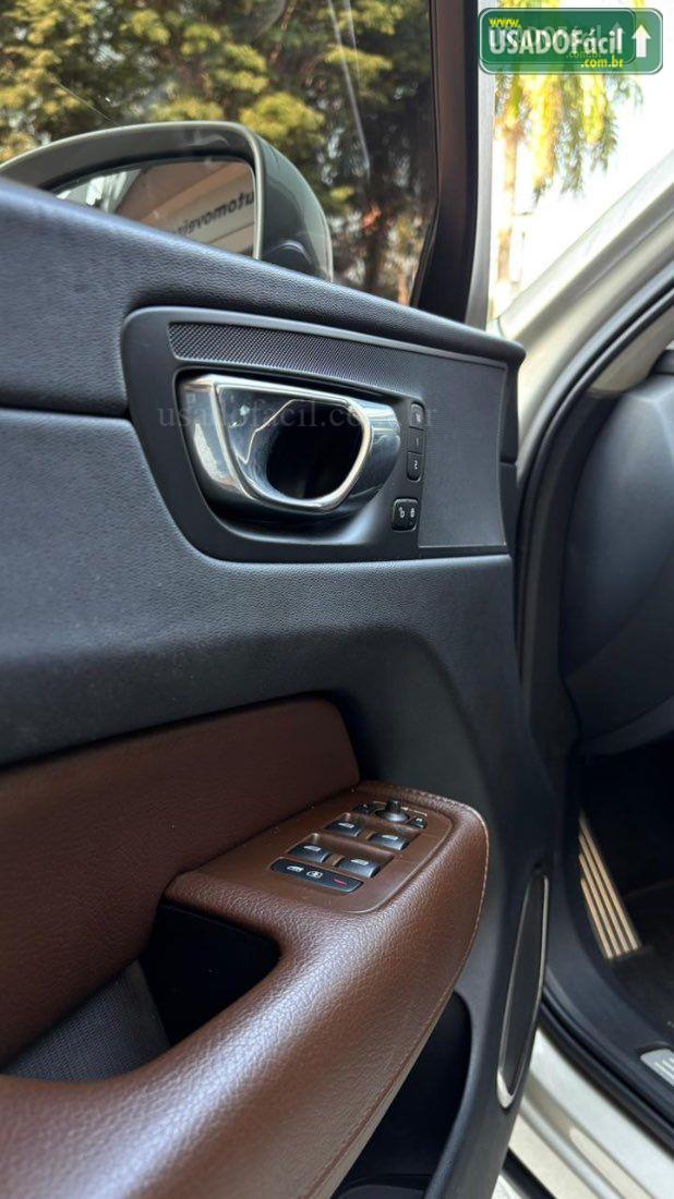 VOLVO Volvo XC 60 T-5 Momentum 2.0 254cv AWD 5P 2017/2018 — foto 7 de 8