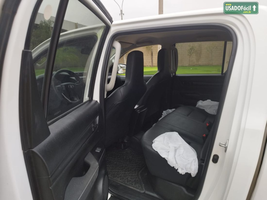 Toyota Hilux CD 2.8 4x4 Mecânico Diesel 2023/2023 — foto 9 de 12