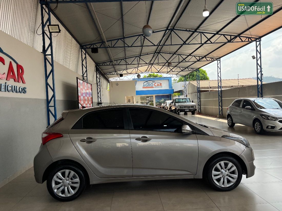 Hyundai HB20 Hatch Comfort 1.6 Mecânico Flex 2017/2018 — foto 2 de 12