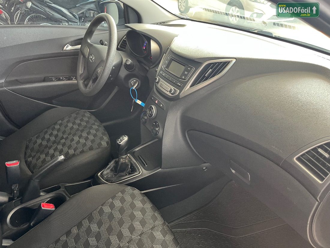 Hyundai HB20 Hatch Comfort 1.6 Mecânico Flex 2017/2018 — foto 9 de 12