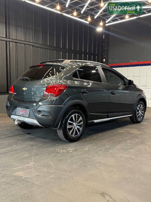 CHEVROLET/GM Onix Hatch Activ 1.4 Mecânico Flex 2016/2017 — foto 6 de 13