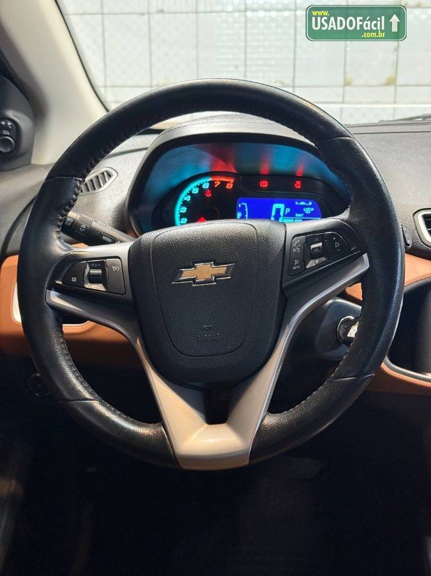 CHEVROLET/GM Onix Hatch Activ 1.4 Mecânico Flex 2016/2017 — foto 8 de 13