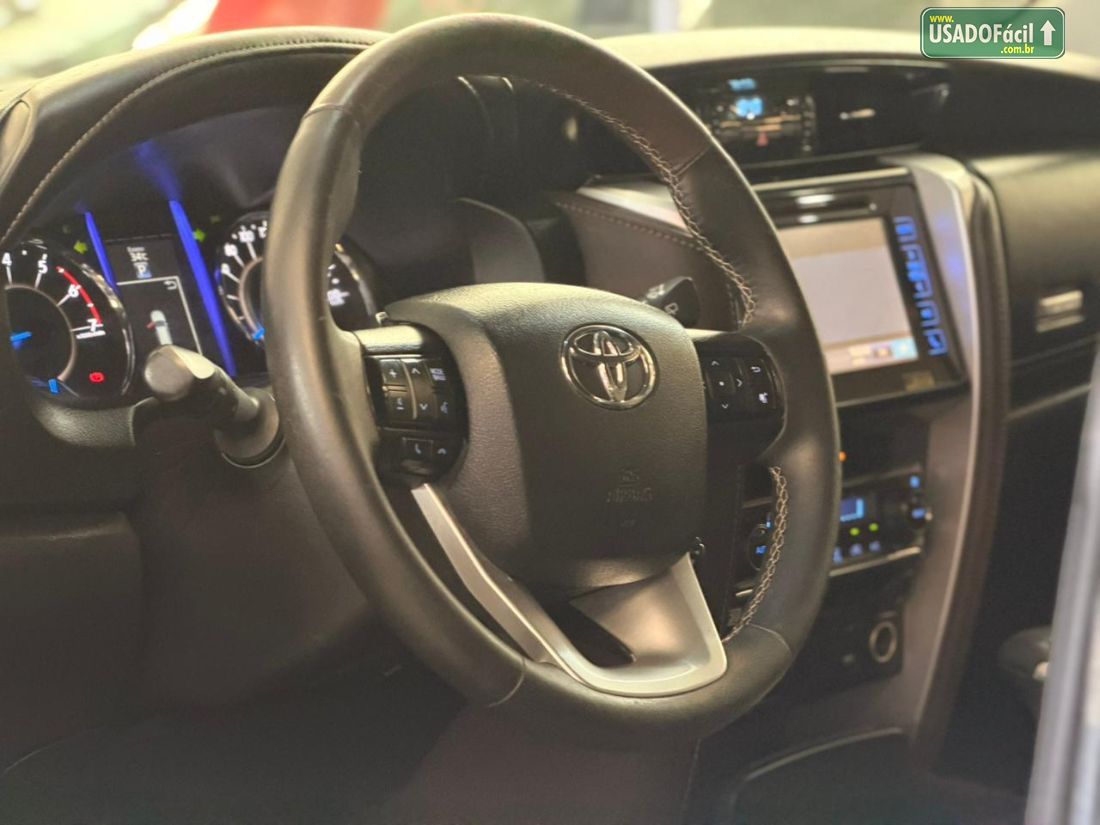 Toyota Hilux SW4 SRV 4x2 2.7 Automático Flex 2019/2019 — foto 10 de 21