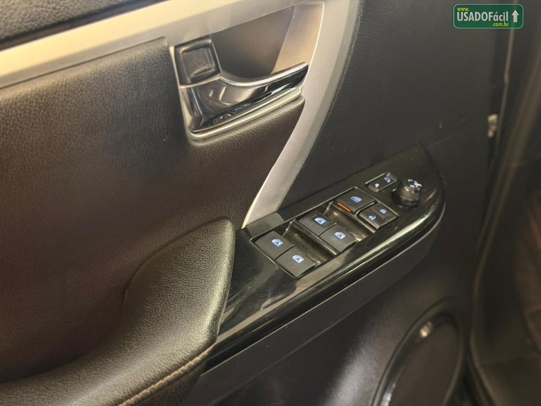 Toyota Hilux SW4 SRV 4x2 2.7 Automático Flex 2019/2019 — foto 8 de 21