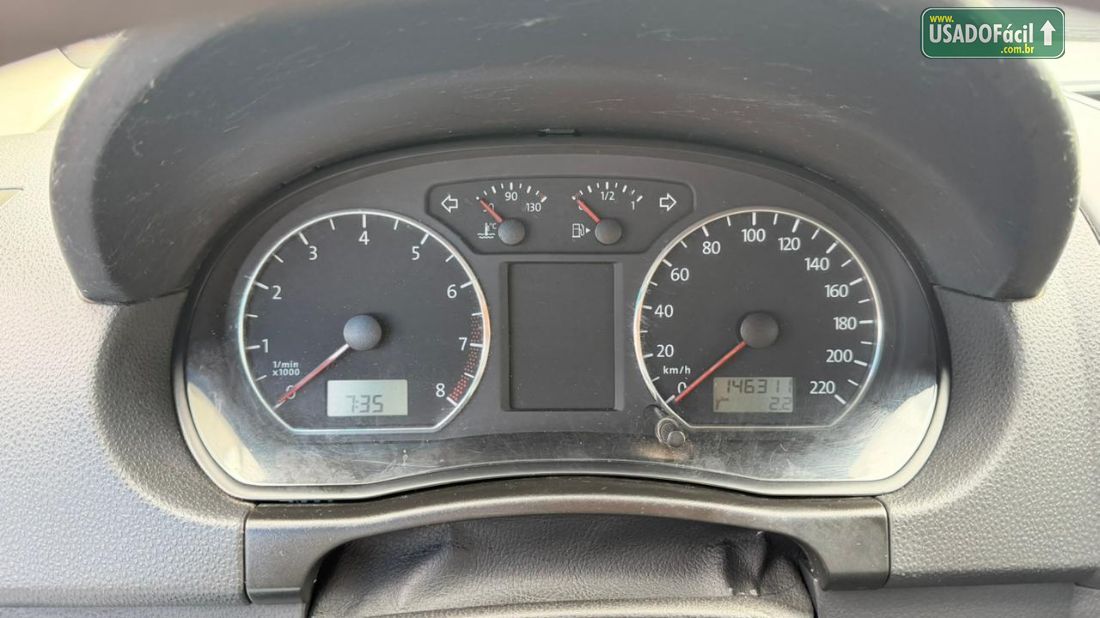 Volkswagen Polo Sedan 1.6 Mi Total Flex 2010/2011 — foto 11 de 15