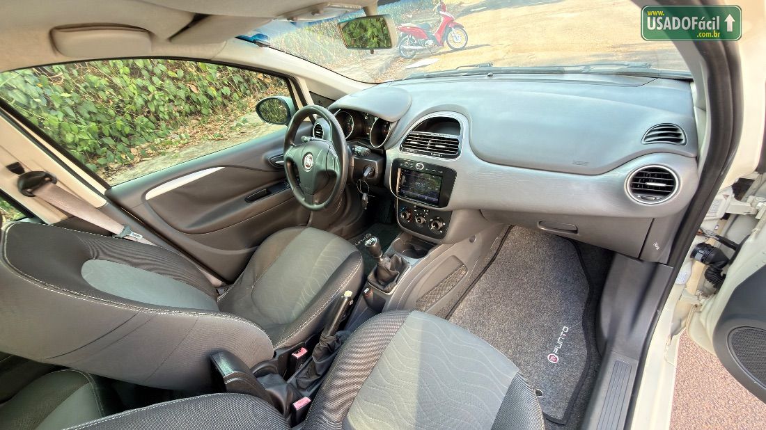 Fiat Punto Essence 1.6 Flex 5P 2013/2014 — foto 11 de 16