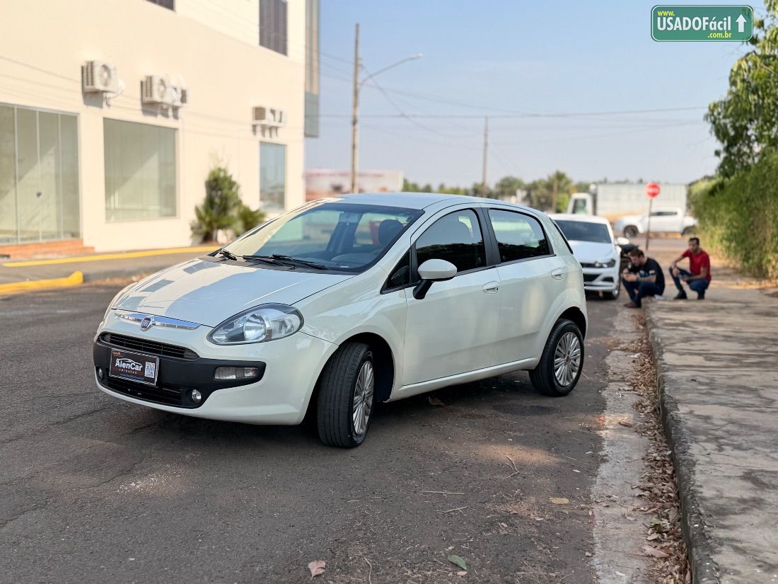 Fiat Punto Essence 1.6 Flex 5P 2013/2014 — foto 13 de 16