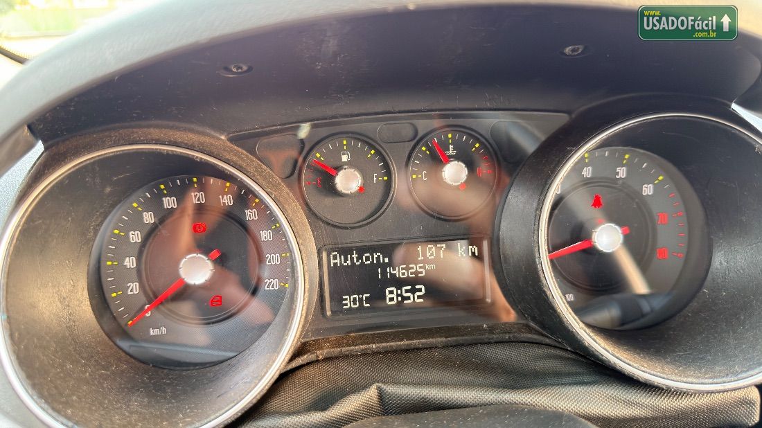 Fiat Punto Essence 1.6 Flex 5P 2013/2014 — foto 14 de 16