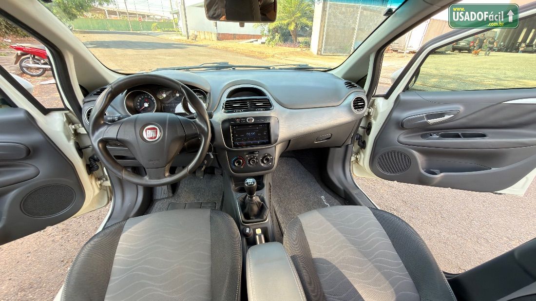 Fiat Punto Essence 1.6 Flex 5P 2013/2014 — foto 15 de 16
