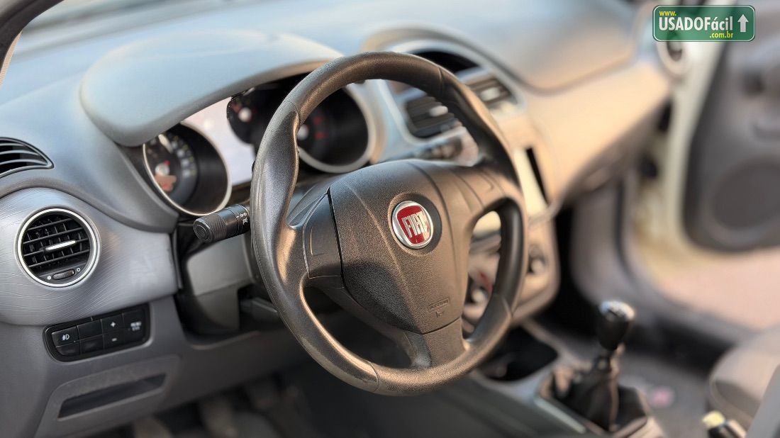 Fiat Punto Essence 1.6 Flex 5P 2013/2014 — foto 7 de 16