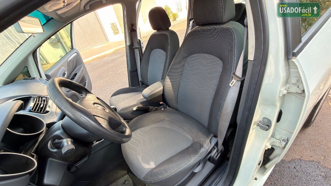 Fiat Punto Essence 1.6 Flex 5P 2013/2014 — foto 9 de 16