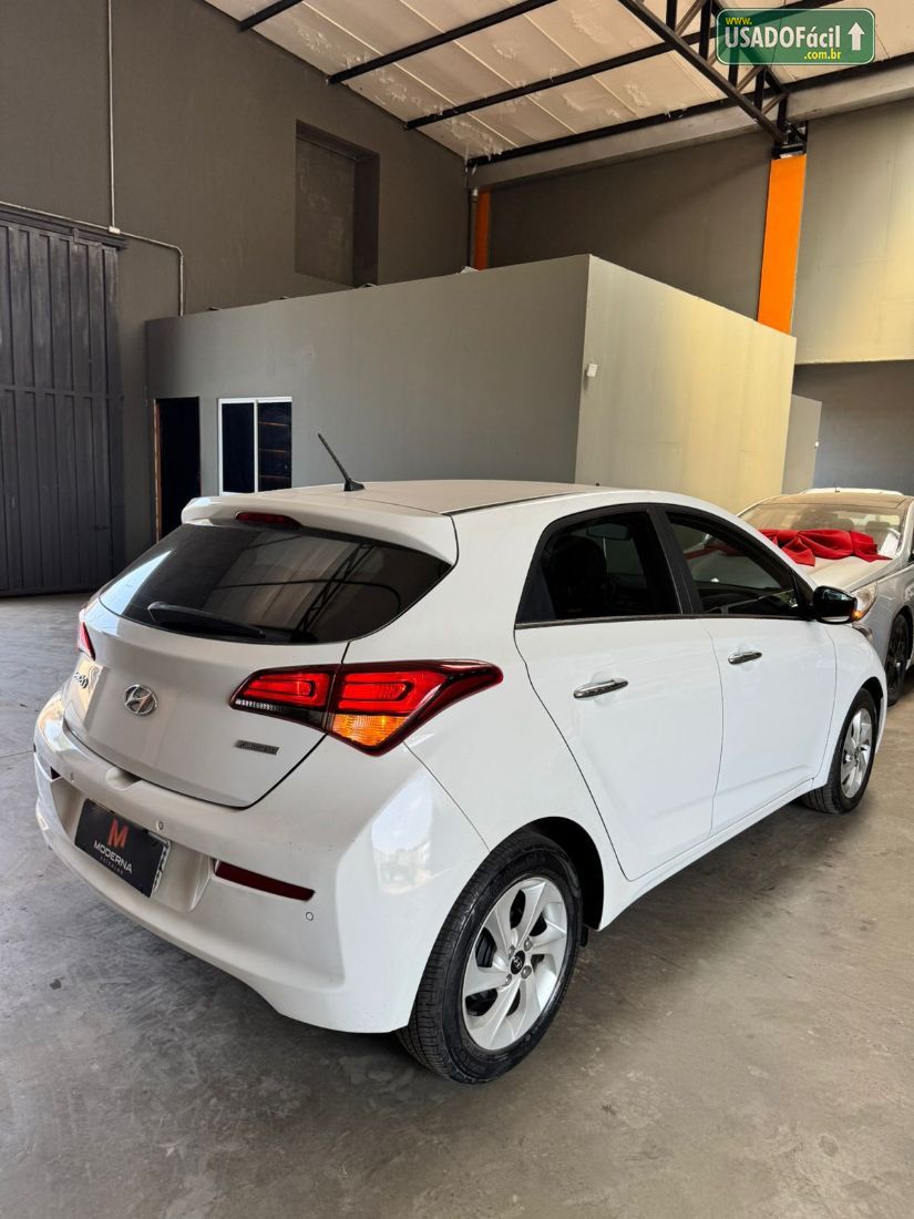 Hyundai HB20 Hatch Premium 1.6 Automático Flex 2017/2018 — foto 13 de 13