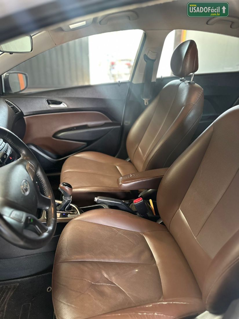 Hyundai HB20 Hatch Premium 1.6 Automático Flex 2017/2018 — foto 8 de 13