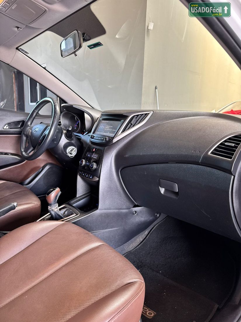Hyundai HB20 Hatch Premium 1.6 Automático Flex 2017/2018 — foto 9 de 13