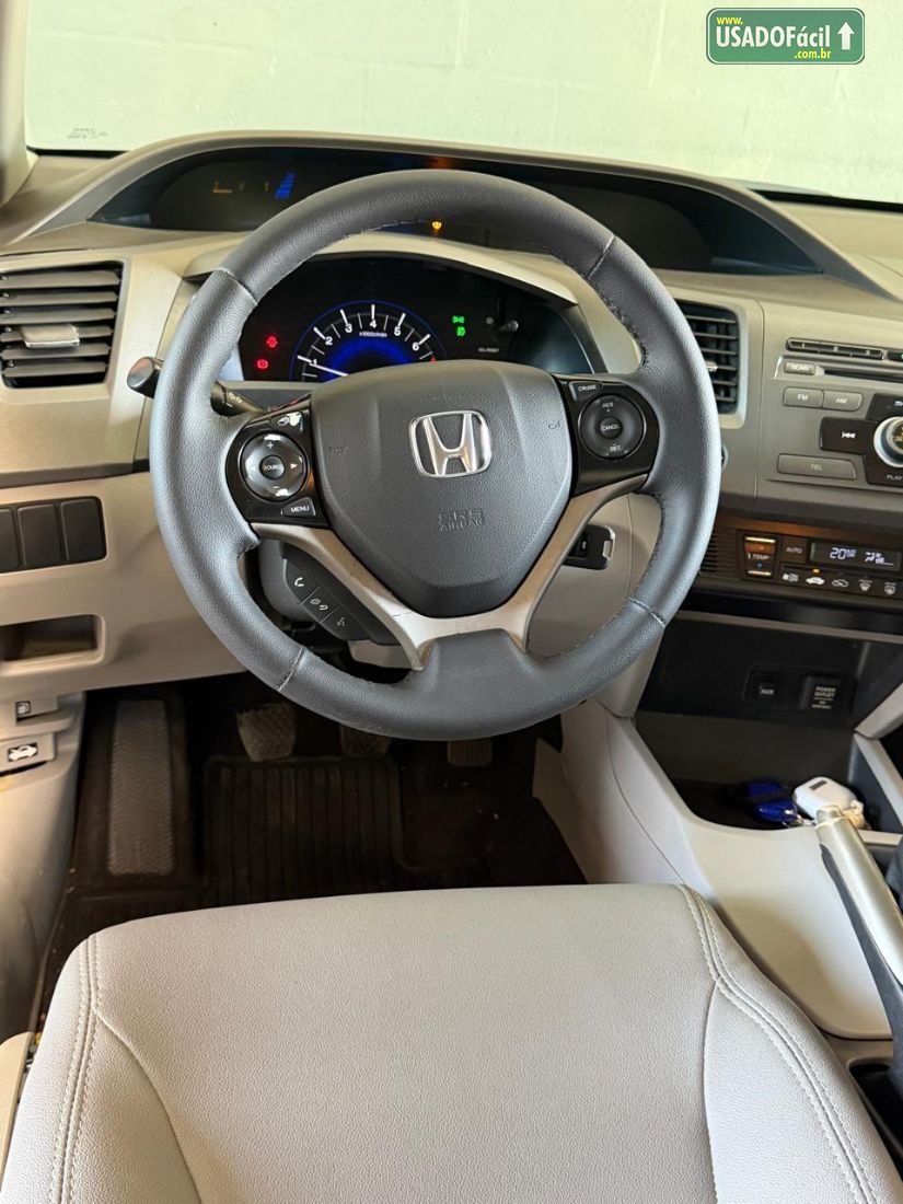 Honda Civic Sedan LXS 1.8 Mecânico 2013/2014 — foto 11 de 17