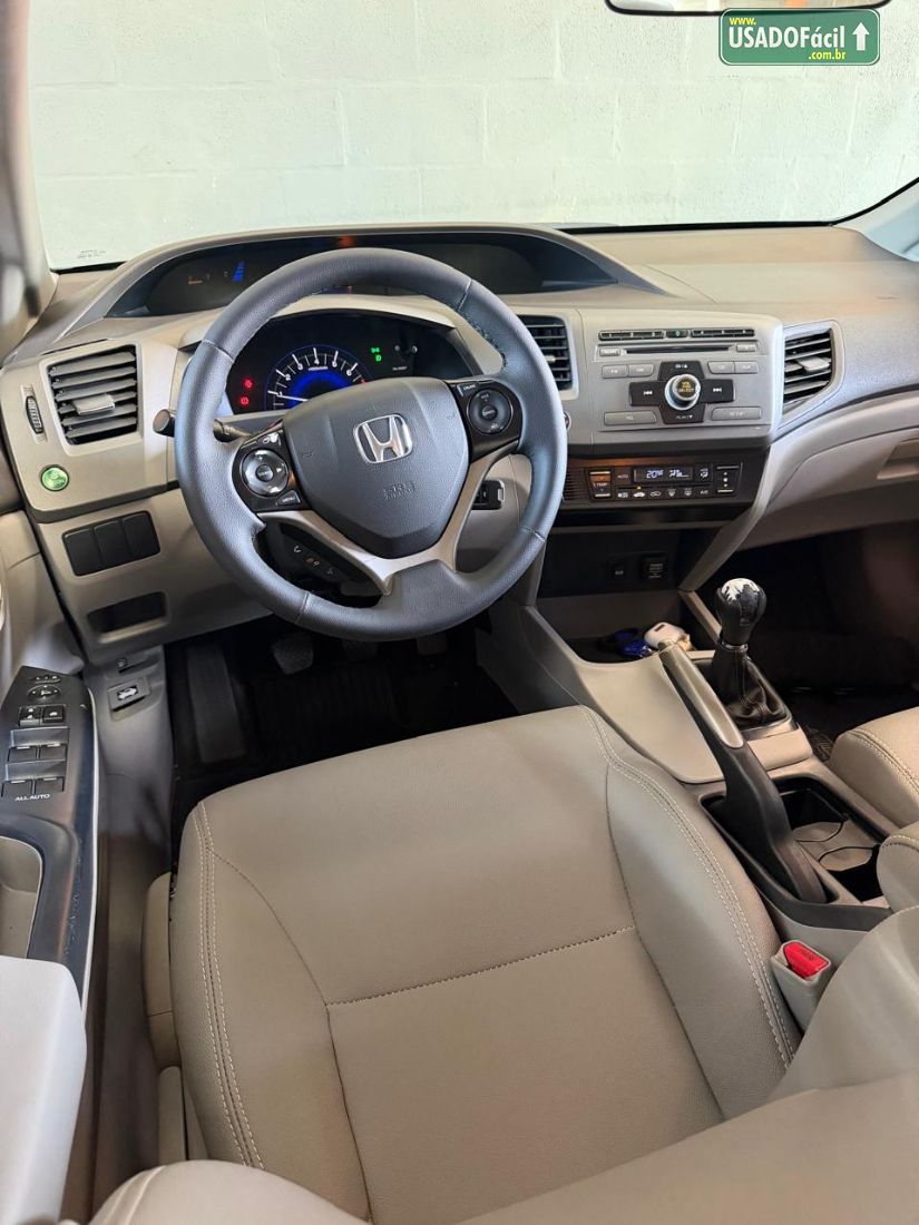Honda Civic Sedan LXS 1.8 Mecânico 2013/2014 — foto 14 de 17
