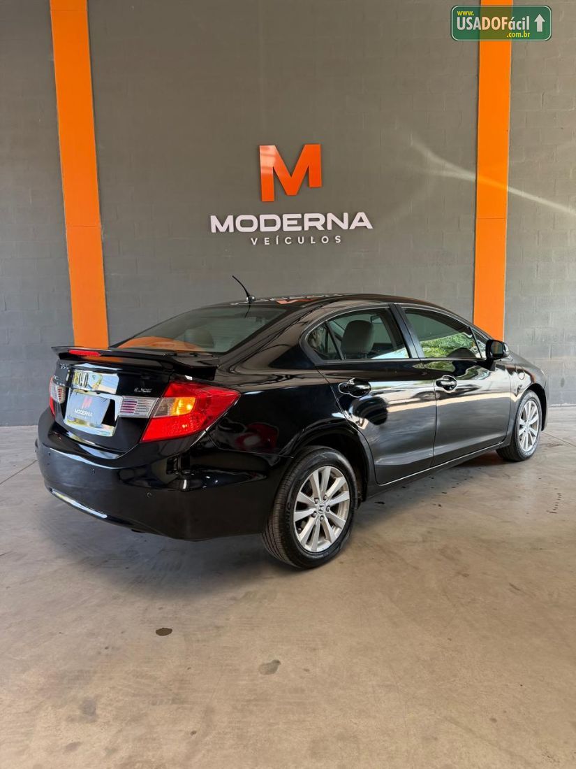 Honda Civic Sedan LXS 1.8 Mecânico 2013/2014 — foto 3 de 17