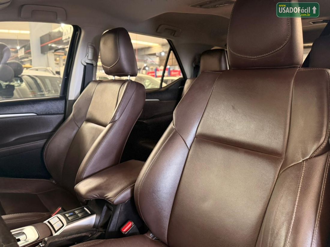 Toyota Hilux SRV CD 2.7 4X2 Automático Flex 2019/2019 — foto 10 de 16