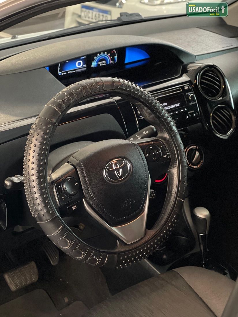 Toyota Etios Sedan XS 1.5 Automático Flex 2016/2017 — foto 13 de 21