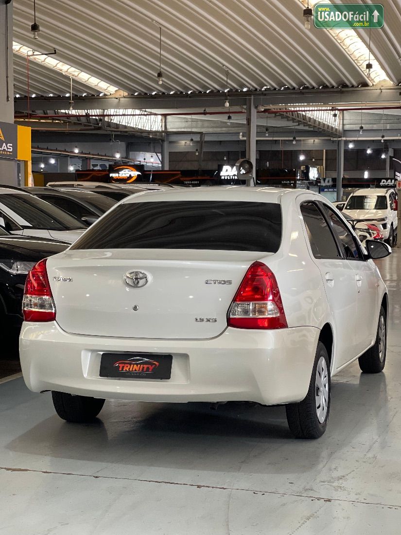 Toyota Etios Sedan XS 1.5 Automático Flex 2016/2017 — foto 4 de 21