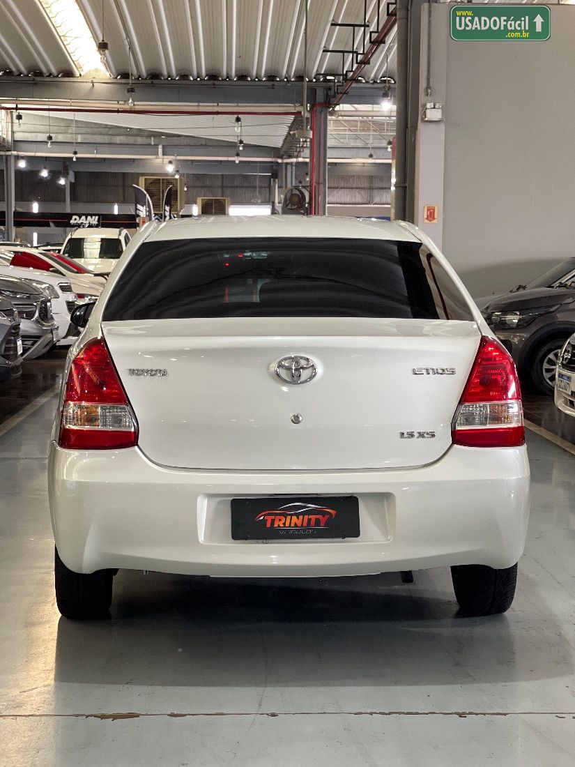 Toyota Etios Sedan XS 1.5 Automático Flex 2016/2017 — foto 6 de 21