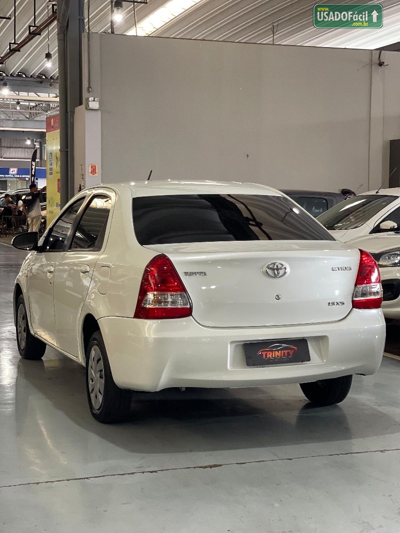 Toyota Etios Sedan XS 1.5 Automático Flex 2016/2017 — foto 7 de 21