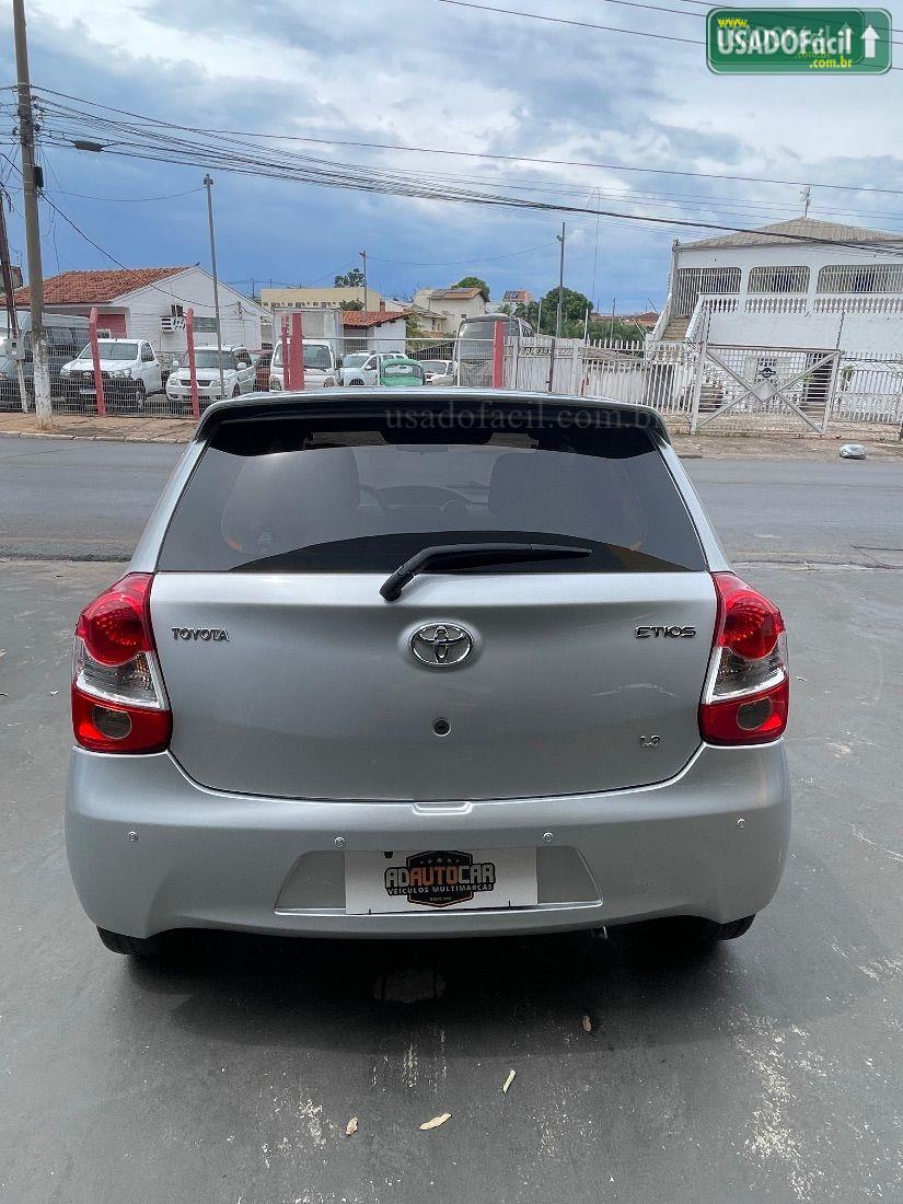TOYOTA Etios Hatch X 1.3 Automático Flex 2016/2017 — foto 5 de 9