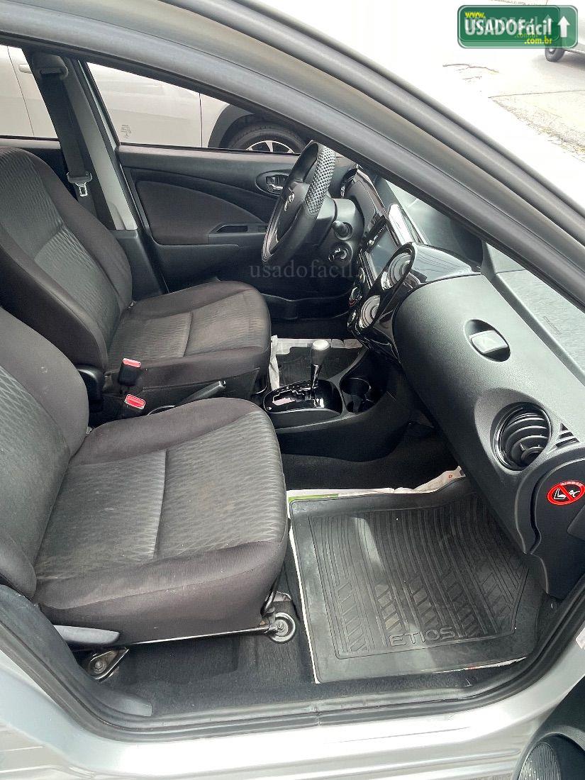 TOYOTA Etios Hatch X 1.3 Automático Flex 2016/2017 — foto 8 de 9