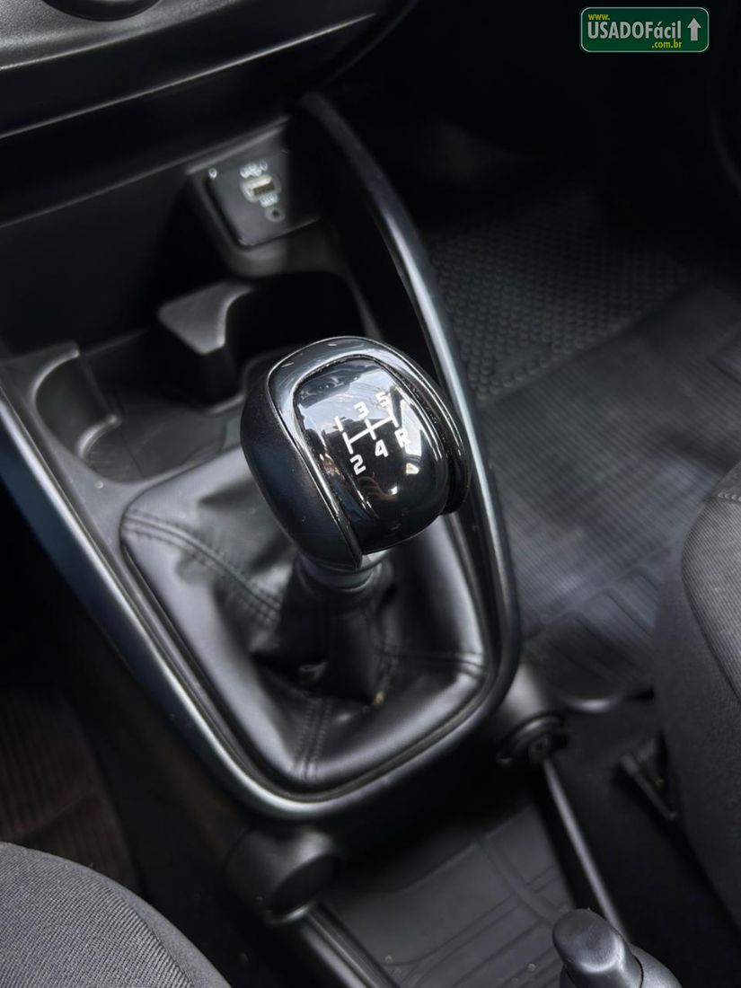 Fiat Cronos Drive 1.3 Mecânico Flex 2024/2025 — foto 13 de 17