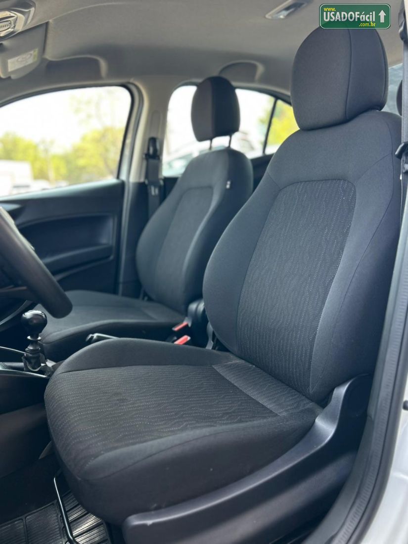 Fiat Cronos Drive 1.3 Mecânico Flex 2024/2025 — foto 15 de 17