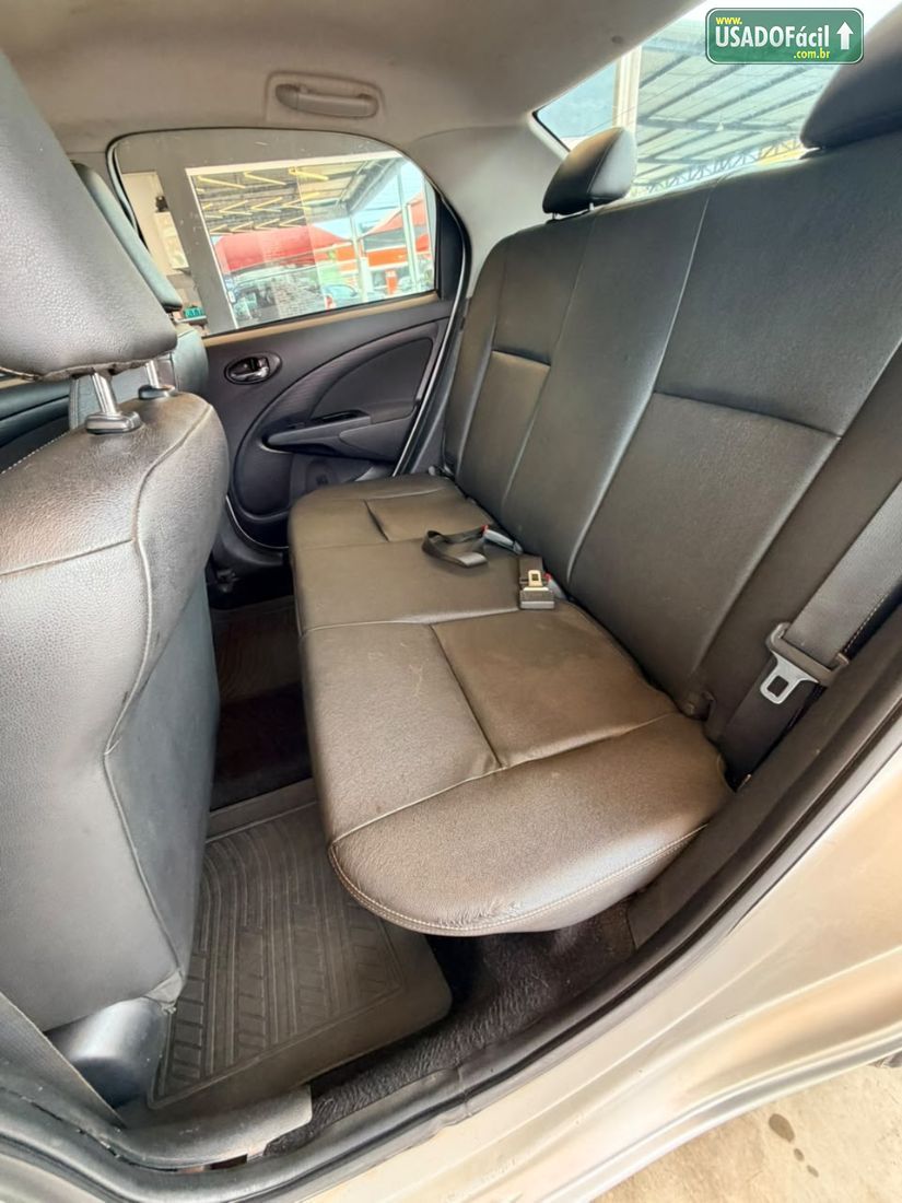 Toyota Etios Sedan XLS 1.5 Mecânico Flex 2015/2016 — foto 10 de 11