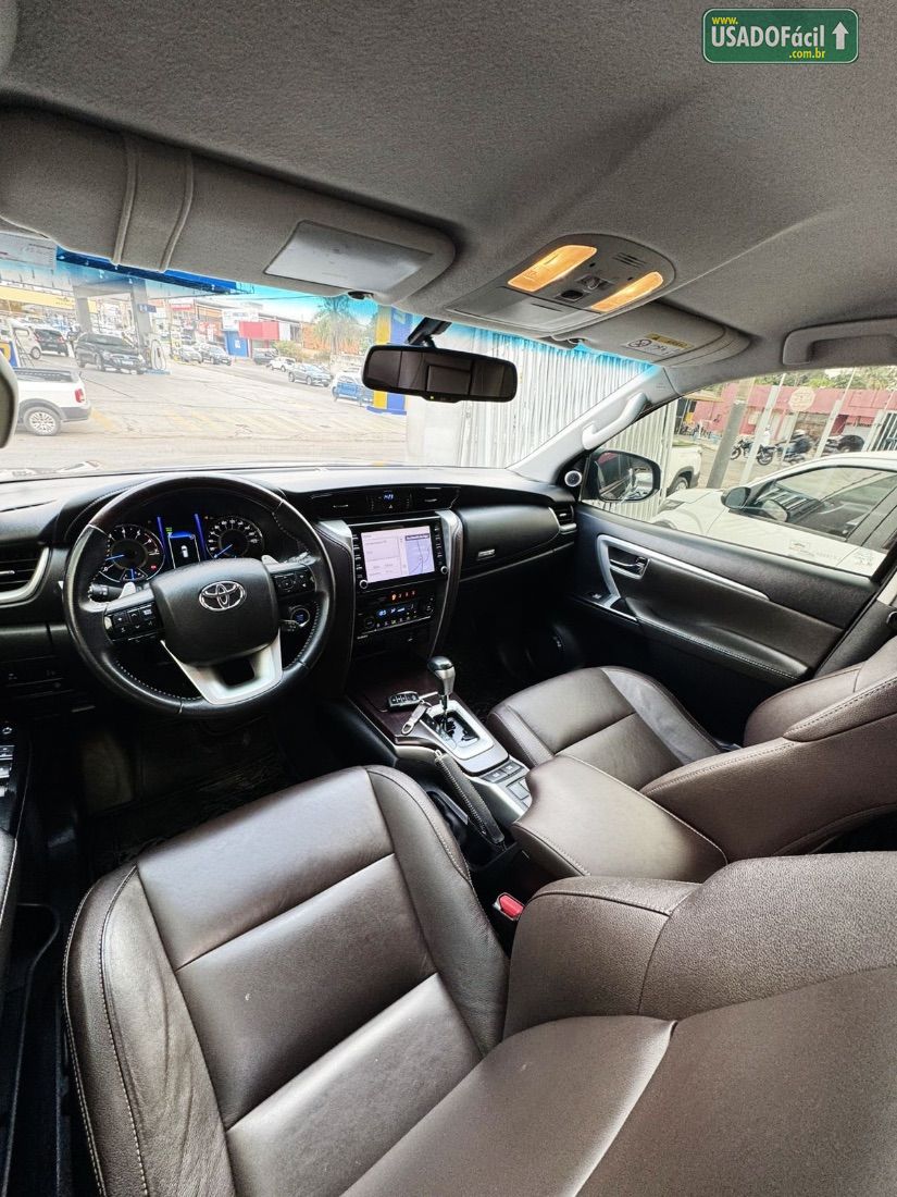 Toyota Hilux SW4 SRV 4x2 2.7 Automático Flex 2020/2020 — foto 10 de 12