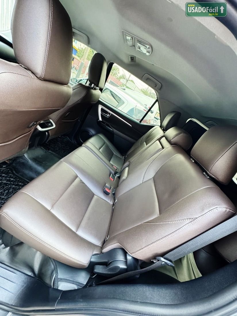 Toyota Hilux SW4 SRV 4x2 2.7 Automático Flex 2020/2020 — foto 7 de 12