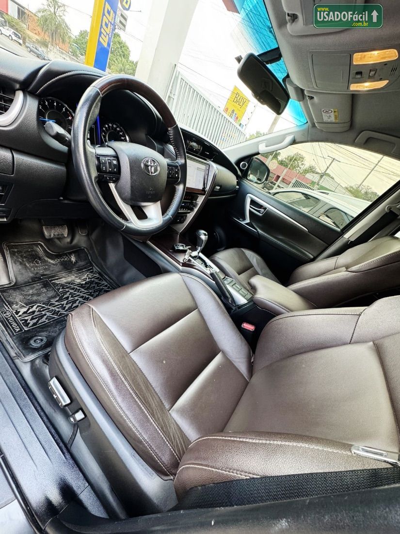 Toyota Hilux SW4 SRV 4x2 2.7 Automático Flex 2020/2020 — foto 9 de 12