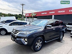 Toyota Hilux SW4 SRV 4x2 2.7 Automático Flex