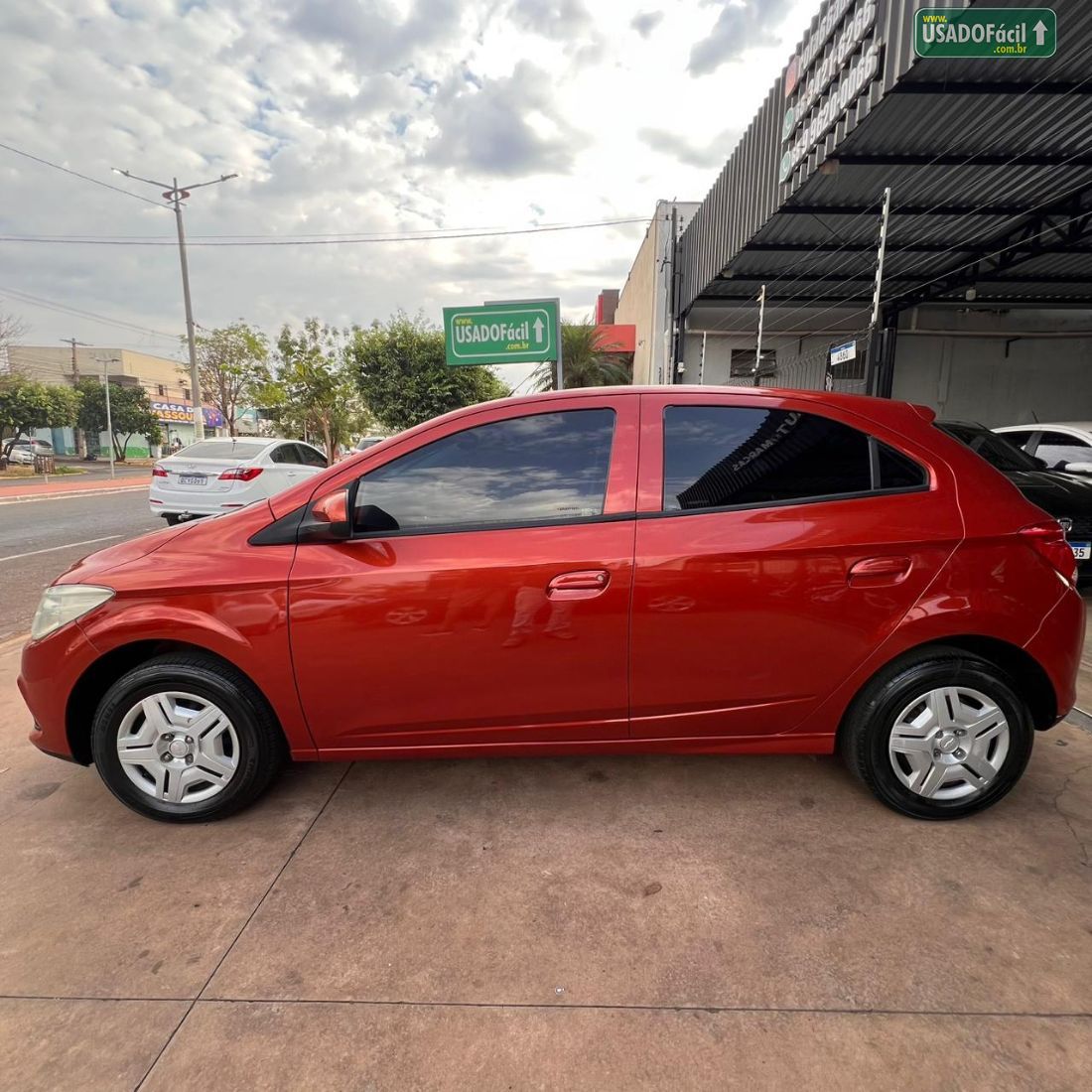 CHEVROLET/GM Onix Hatch LT 1.0 Mecânico Flex 2012/2013 — foto 2 de 15