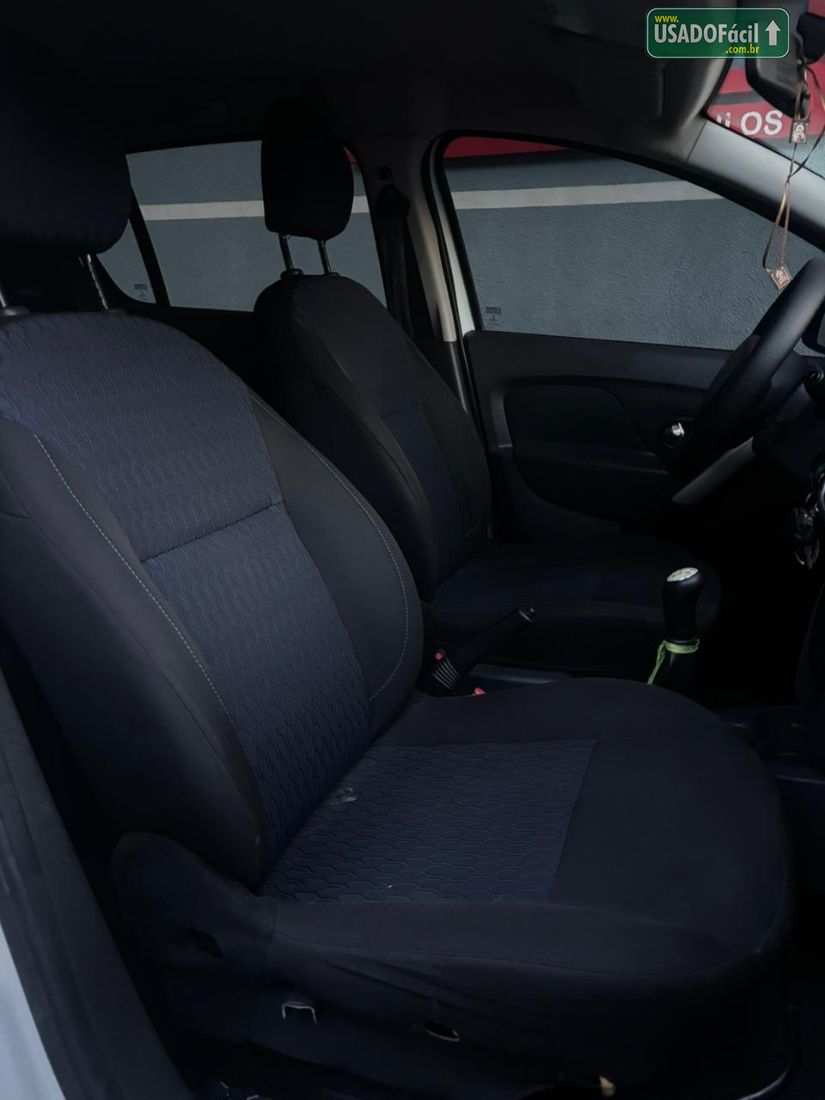 Renault Sandero Expression 1.0 Hi-Power 5P 2014/2015 — foto 8 de 9