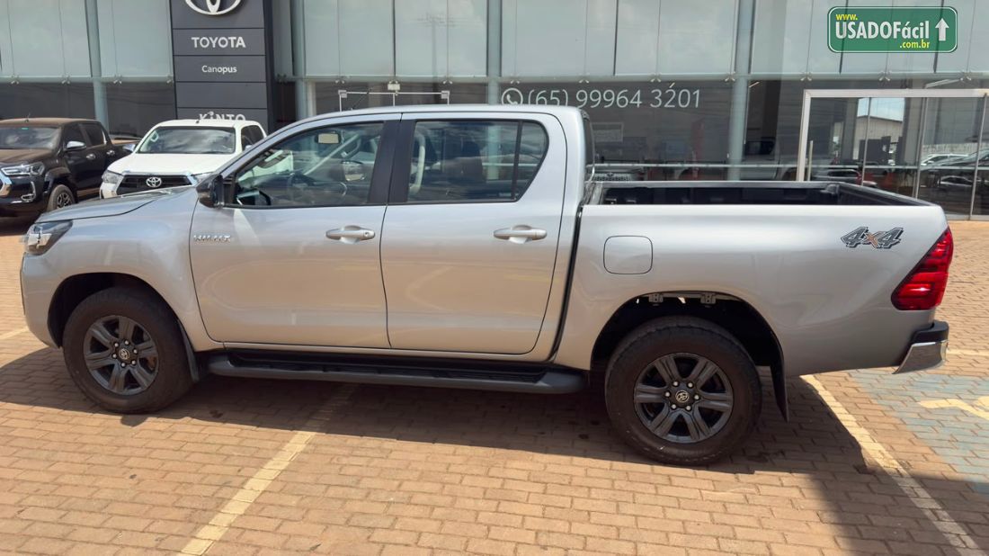 Toyota Hilux SR CD 2.8 4X4 TDI Automático Diesel 2023/2024 — foto 3 de 11