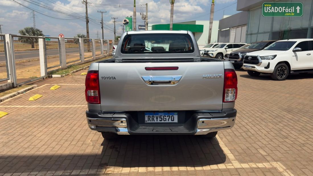 Toyota Hilux SR CD 2.8 4X4 TDI Automático Diesel 2023/2024 — foto 5 de 11