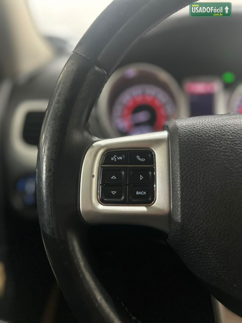 FIAT FREEMONT 2.4 PRECISION Automático 7 Lugares 2012/2012 — foto 23 de 30