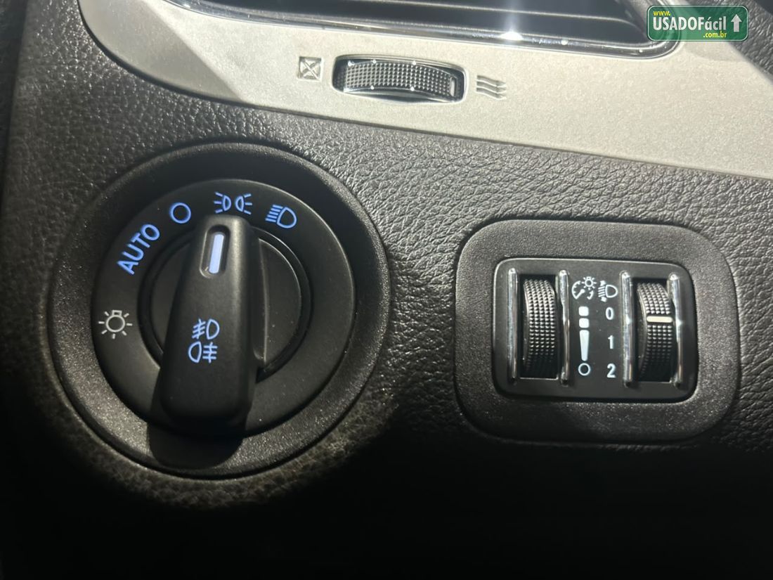 FIAT FREEMONT 2.4 PRECISION Automático 7 Lugares 2012/2012 — foto 29 de 30