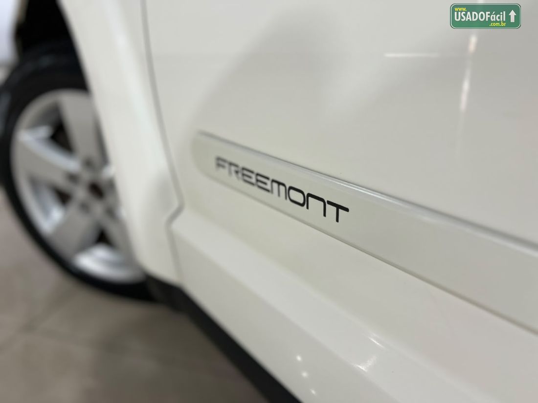 FIAT FREEMONT 2.4 PRECISION Automático 7 Lugares 2012/2012 — foto 6 de 30